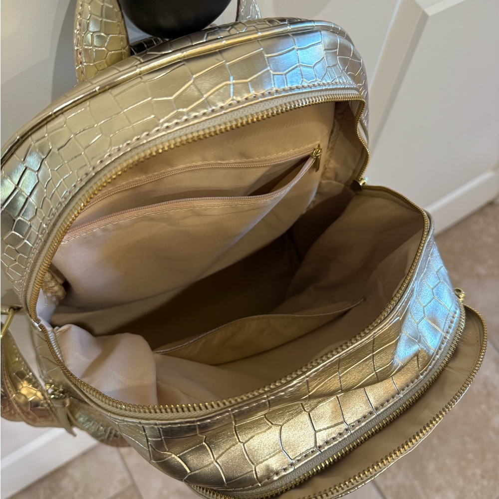 Simply Southern Gold Croc-Embossed Backpack - Picture 3 of 4